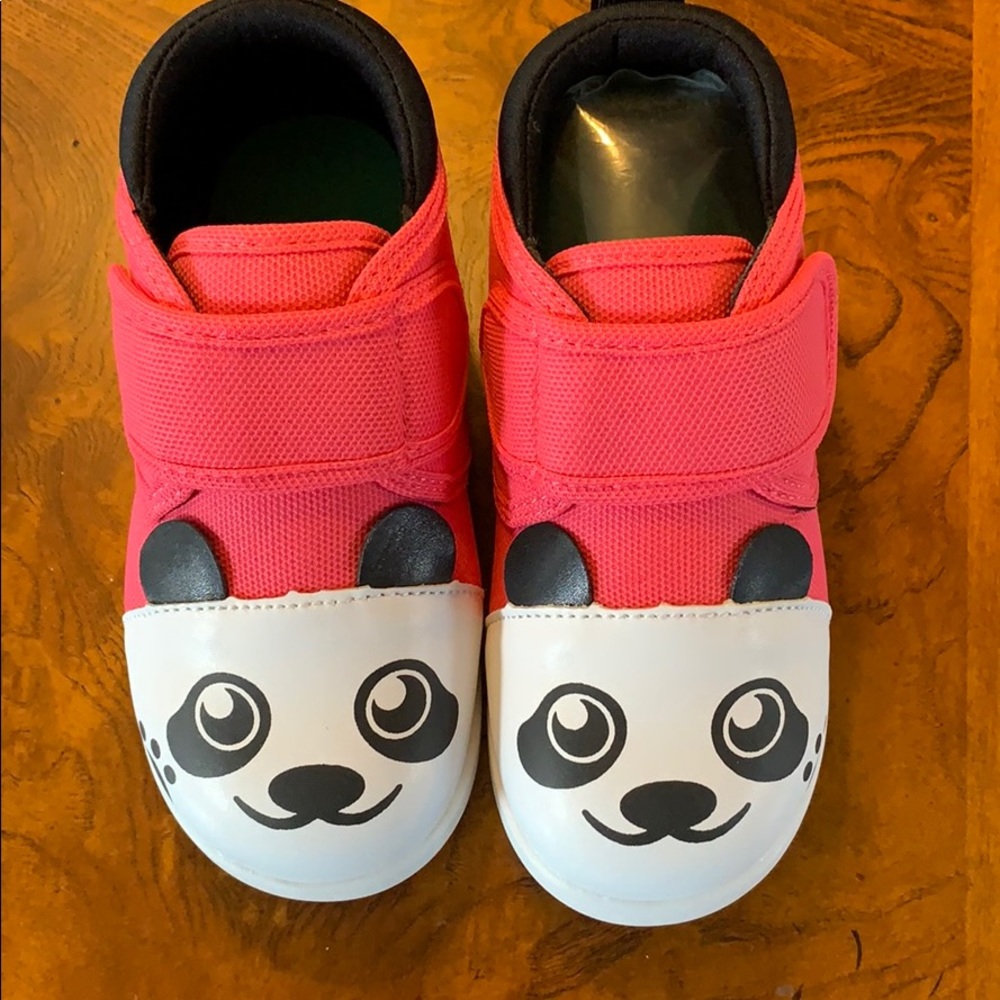 New ikiki’s size 9 toddler